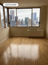 350 W 50th St in New York, NY - Building Photo - Building Photo