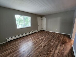 7095 W 13th Ave in Lakewood, CO - Foto de edificio - Building Photo