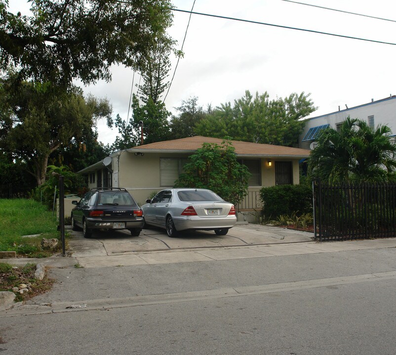 541 NE 63rd St in Miami, FL - Building Photo