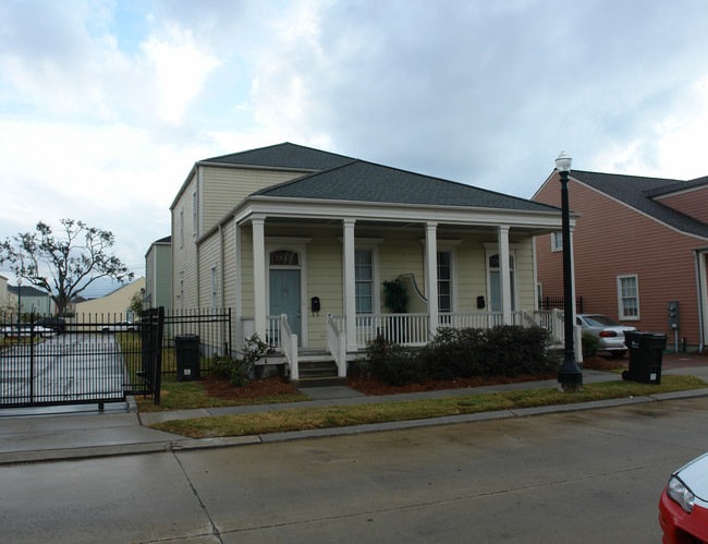 1920 Laurel St in New Orleans, LA - Foto de edificio - Building Photo