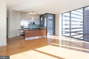 2101 Market St in Philadelphia, PA - Building Photo