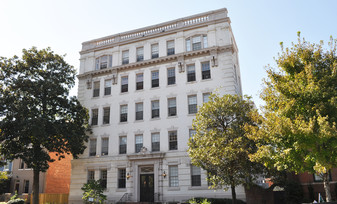 121 12th St SE Apartments