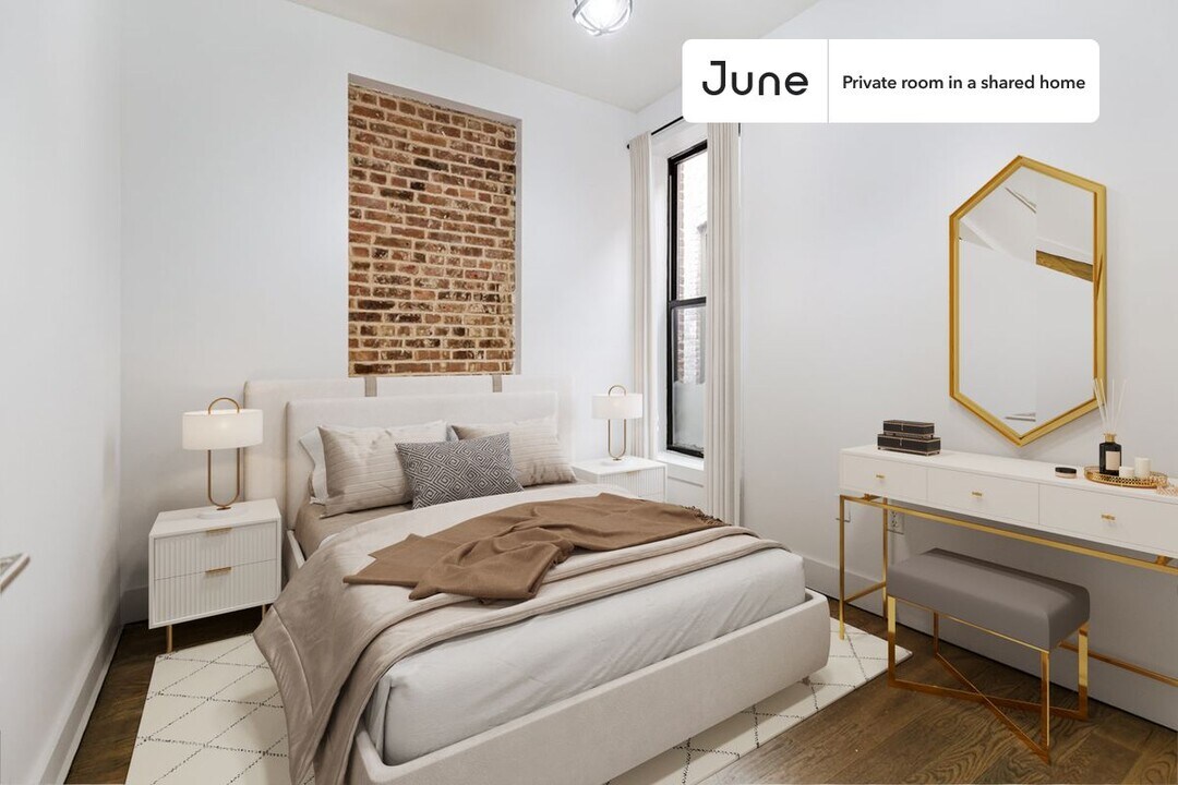 Private bedroom in 4 bed/2 bath Home in New York, NY - Building Photo