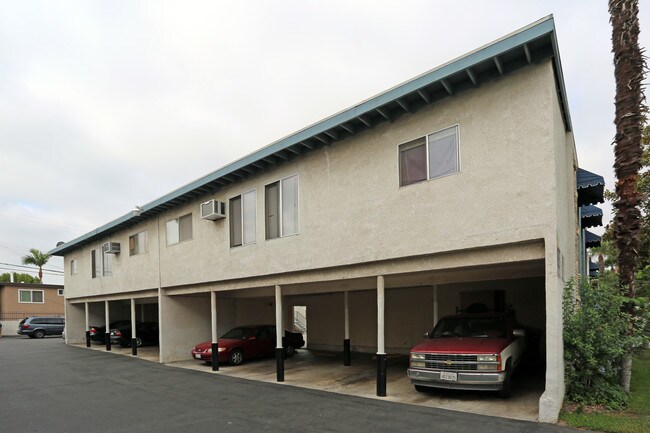 12592 Sunswept Ave in Garden Grove, CA - Foto de edificio - Building Photo