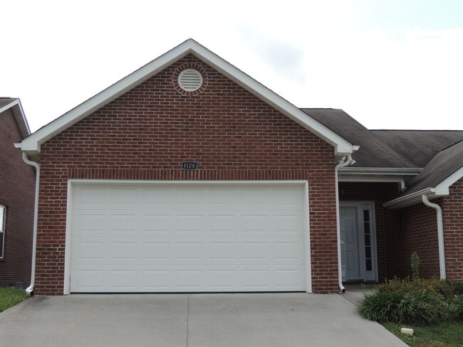 1128 Harbin Ridge Ln in Knoxville, TN - Building Photo - Building Photo
