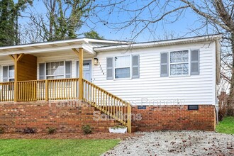 2208 Gable Way-Unit -Unit A in High Point, NC - Building Photo - Building Photo