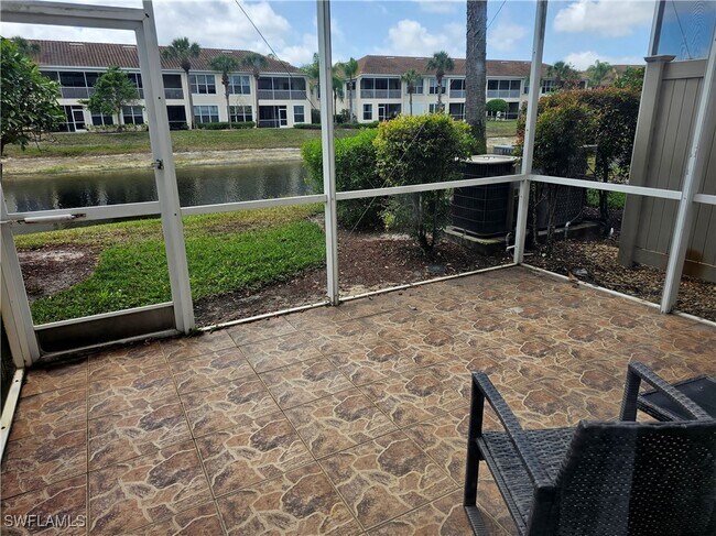 property at 960 Hampton Cir
