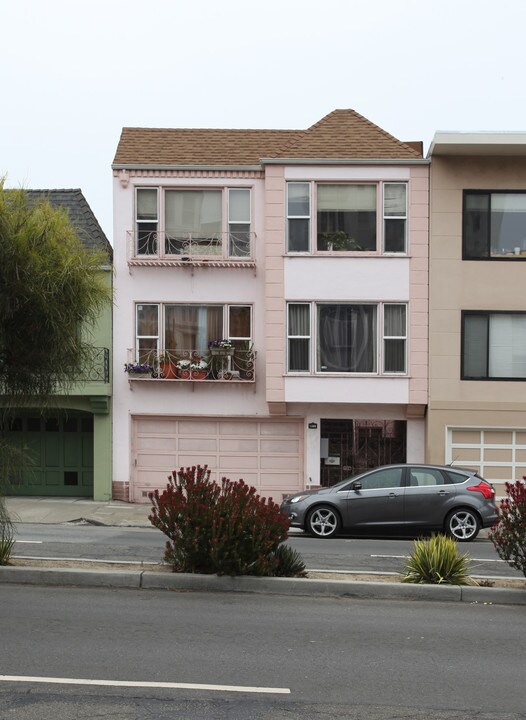 1285 Guerrero St in San Francisco, CA - Foto de edificio