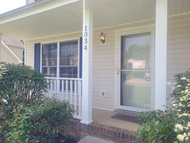 1034 Persimmon Ct in Clarksville, TN - Building Photo - Building Photo