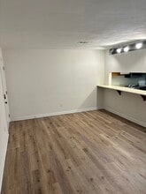 1207 University Ter, Unit D Bed 3 in Blacksburg, VA - Building Photo - Building Photo