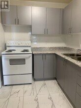 1030-1030 Pearson Dr in Oakville, ON - Building Photo - Building Photo