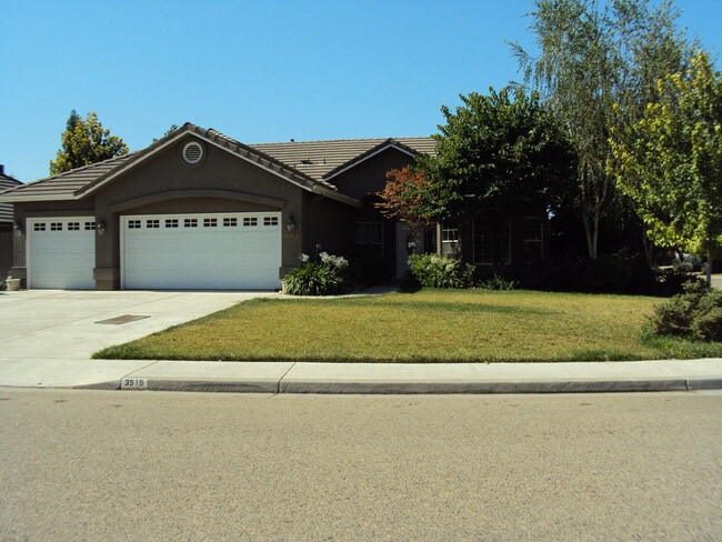 property at 3515 E Sycamore Ave