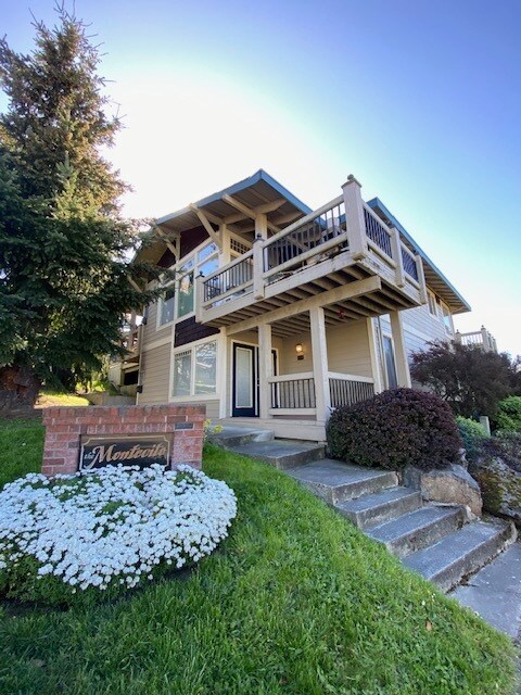 325 C St, Unit 325D in Friday Harbor, WA - Foto de edificio