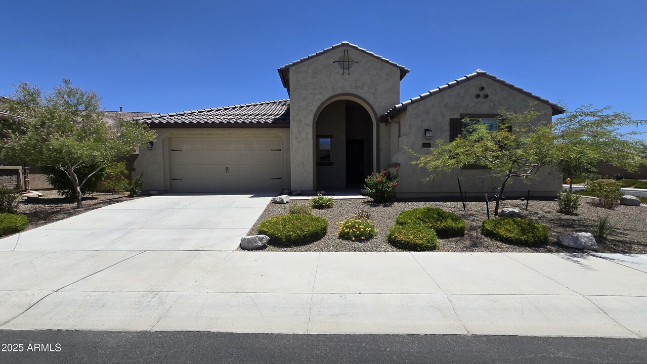 18407 W Sandlewood Dr in Goodyear, AZ - Building Photo