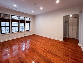 1127 W Farwell Ave in Chicago, IL - Building Photo - Building Photo