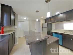 3695 Masthead Trail in Triangle, VA - Foto de edificio - Building Photo