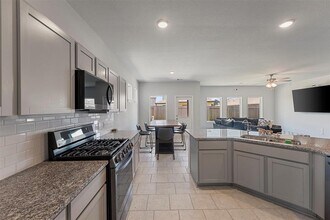 10511 Kings River Dr in Rosharon, TX - Building Photo - Building Photo