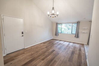 27945 Tyler Ln in Canyon Country, CA - Building Photo - Building Photo