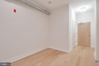 1305 Locust St in Philadelphia, PA - Building Photo - Building Photo