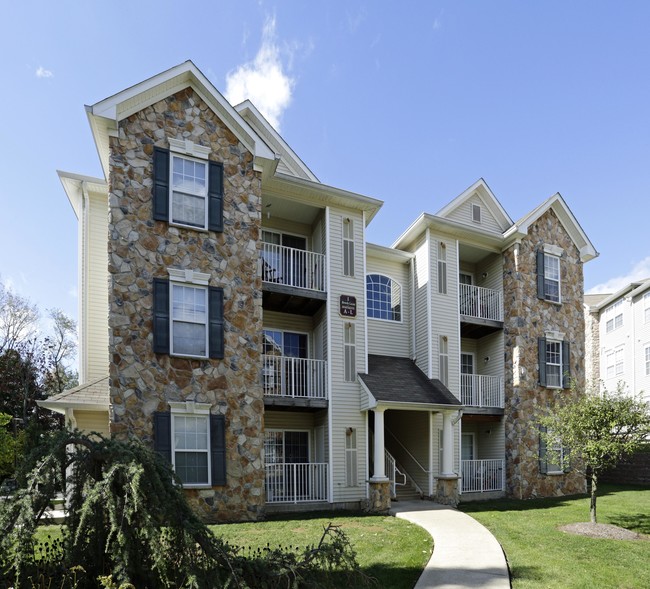 Camelot at Woodfield in Hackettstown, NJ - Foto de edificio - Building Photo