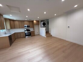 10157 Swinton Ave in North Hills, CA - Building Photo