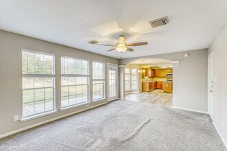 519 Holly Crest Dr in Spring, TX - Foto de edificio - Building Photo