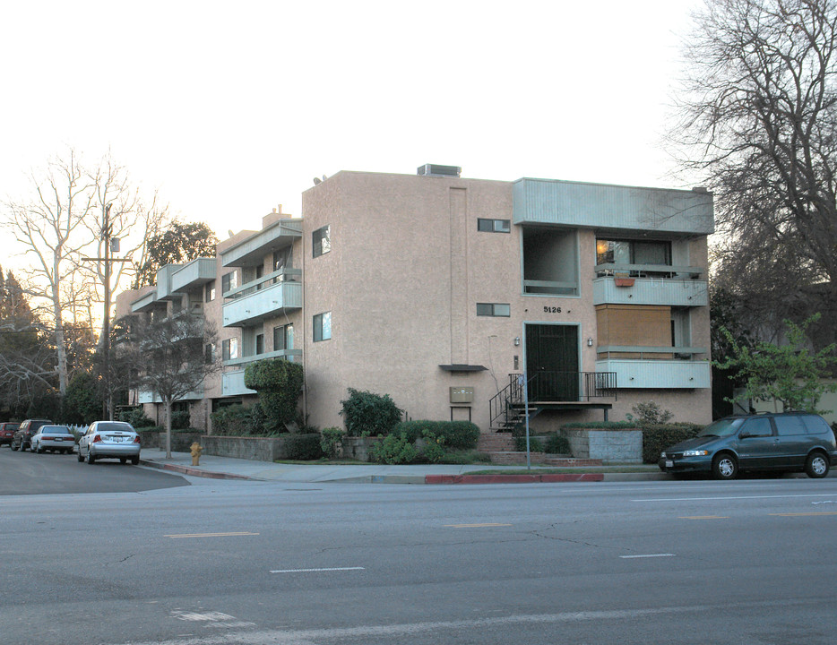 5126 Laurel Canyon Blvd in Valley Village, CA - Building Photo