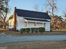 1325 3rd St in Dudley, GA - Building Photo