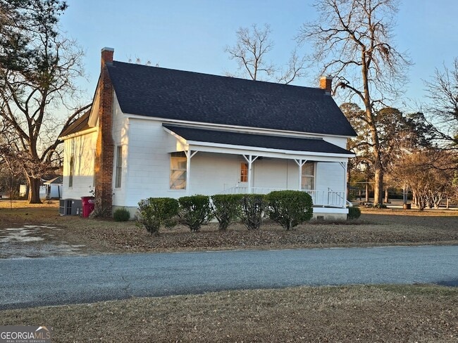 property at 1325 3rd St