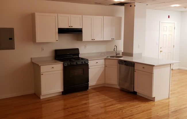 property at 32 Fleet St