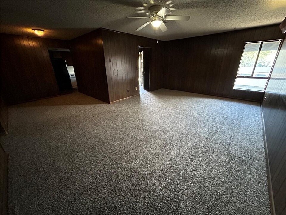 319 S 7th St in Rogers, AR - Building Photo