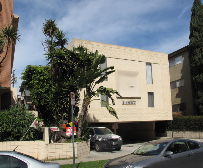 11667 Goshen Ave in Los Angeles, CA - Foto de edificio - Building Photo