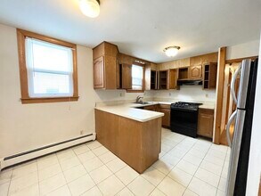 5 Oswald St, Unit 2 in Boston, MA - Building Photo - Building Photo