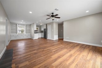 209 Moss Hill Ln in Conroe, TX - Building Photo - Building Photo