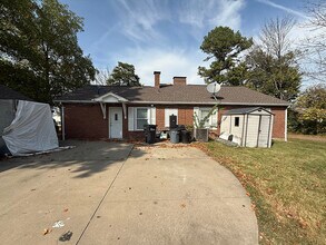 2910 Mexico Gravel Rd in Columbia, MO - Building Photo - Building Photo