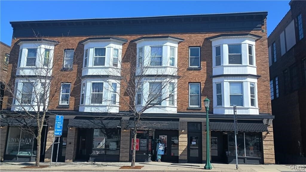 223 State St in Watertown, NY - Building Photo