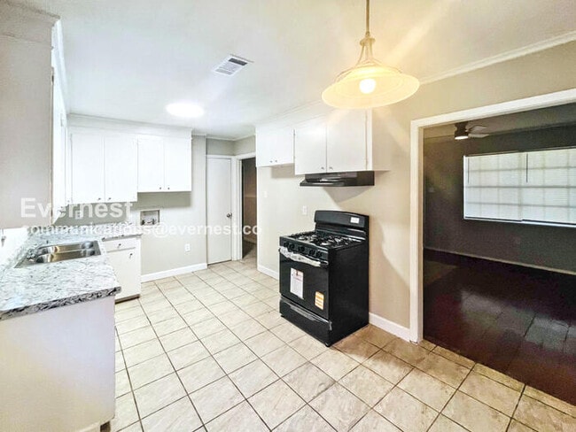 3010 Center St in Flora, MS - Foto de edificio - Building Photo