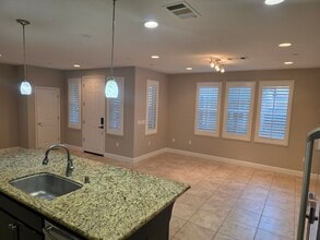 5009 Telegraph Blvd in Marina, CA - Foto de edificio - Building Photo