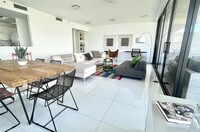 1000 Venetian Way, Unit 1012 in Miami Beach, FL - Building Photo - Building Photo