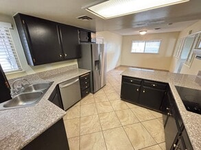 26 Diamond Cir in Las Vegas, NV - Building Photo - Building Photo