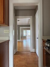 97 Maplewood Ave in West Hartford, CT - Foto de edificio - Building Photo