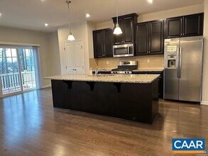 1121 Sunset Ave Ext in Charlottesville, VA - Building Photo - Building Photo