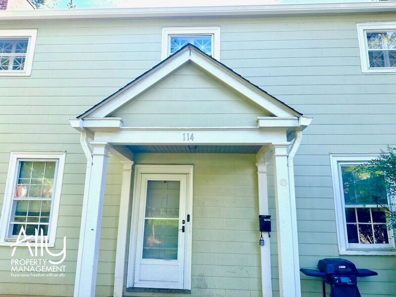 114 Maywood Ln in Charlottesville, VA - Foto de edificio