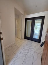 3936 E Cypress Ave in Visalia, CA - Foto de edificio - Building Photo