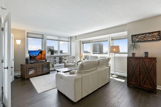 433 S 7th St in Minneapolis, MN - Building Photo - Building Photo