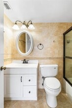 2025 NE 164th St in North Miami Beach, FL - Building Photo - Building Photo