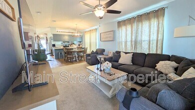 3079 Flintlock Dr in Pensacola, FL - Foto de edificio - Building Photo