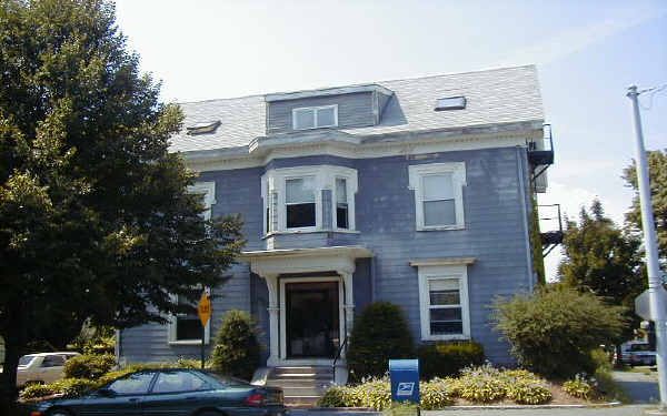 39 Bartlett St in Beverly, MA - Building Photo