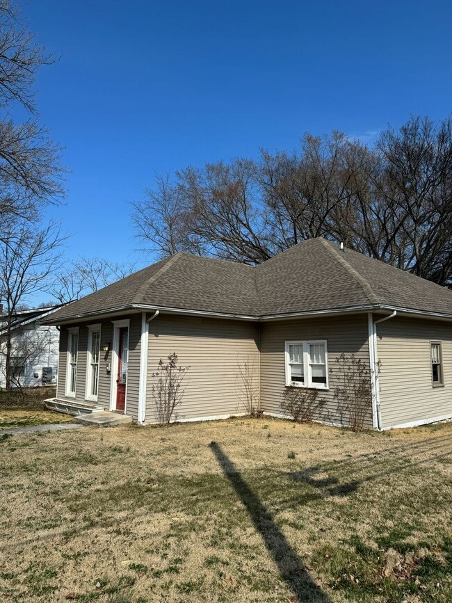 660 E 12th Ave in Bowling Green, KY - Foto de edificio - Building Photo