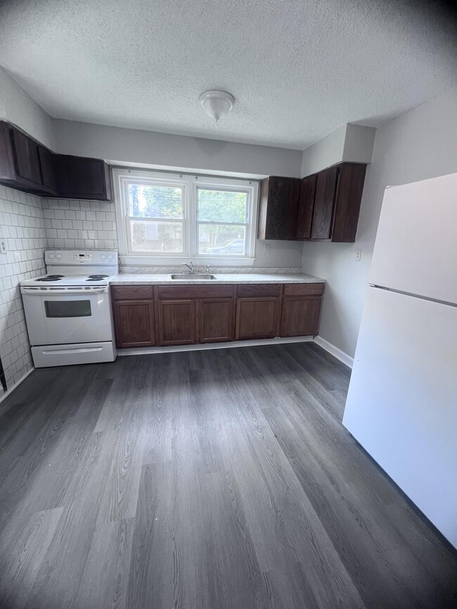 607 Cross St in High Point, NC - Building Photo - Building Photo